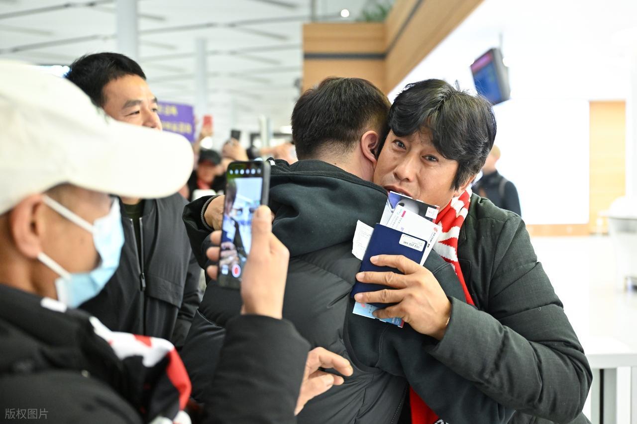 杏彩APP下载-又一凑数式引援，送出去的是精英，引进的都是烂铁，蓉城不玩了？