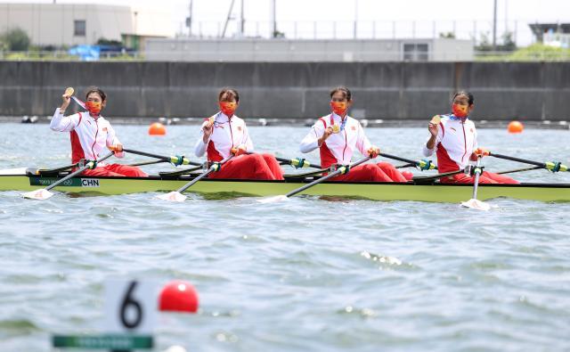 XC SPORTS-28日回顾：赛艇跳水各夺一金 石智勇夺金牌破纪录